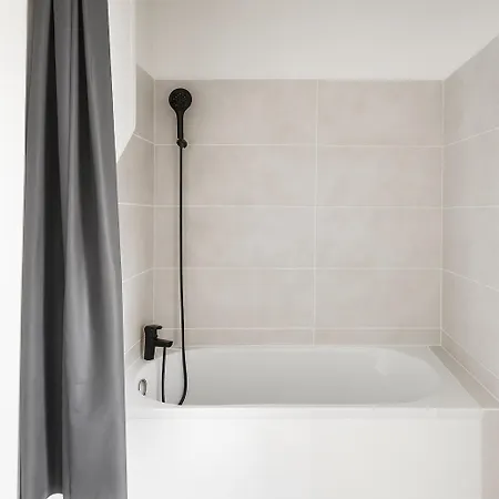 Appart Hotel Chambre Privee Avec Espace Commun Rouen Centre Gare Руан