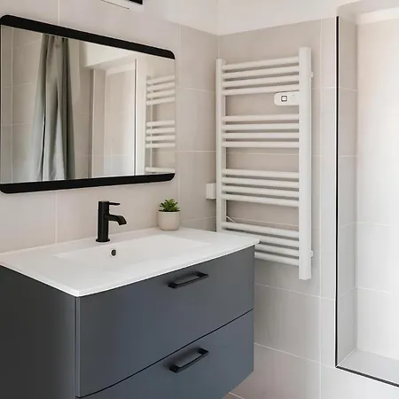 1 Privee, Espaces Communs Partages, Centre Gare, Linge & Menage Inclus Apartment