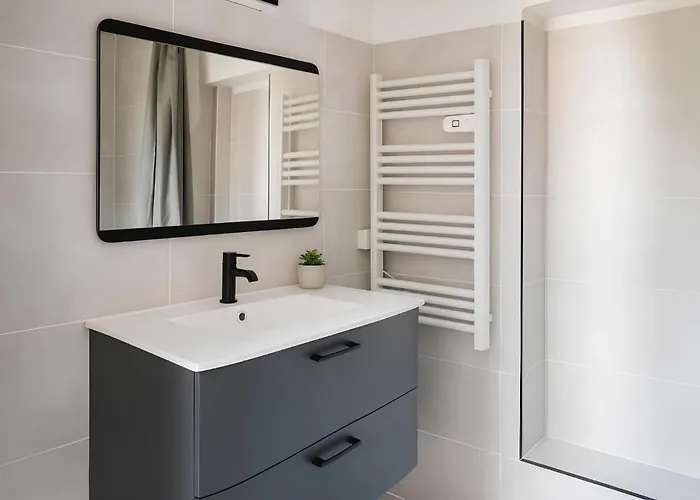 1 Privee, Espaces Communs Partages, Centre Gare, Linge & Menage Inclus Apartment